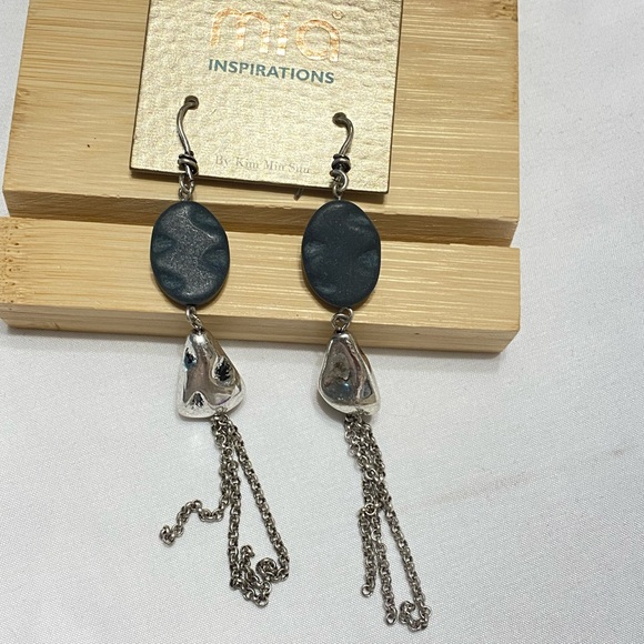 EARRING - Picture 2 of 4